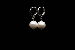 10mm White Seashell Pearl Earring