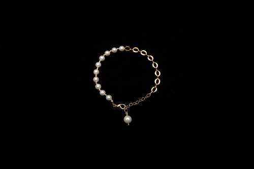 Half n' Half White Seashell Pearl Bracelet