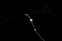 Celeste-e-Polaris Pearl Bracelet (18k Gold Plated)