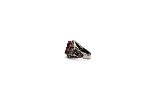 Oval Aqeeq Ring with Zircon